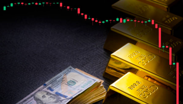 Gold Rises on Dollar Dip: Last Straw on the Back of JP Morgan's Woeful Derivative Shorts?